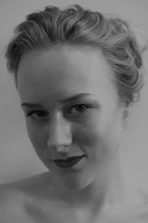 Adam Cullen ha trabajado con Laura Lisete Roosaar en 1 ocasiones