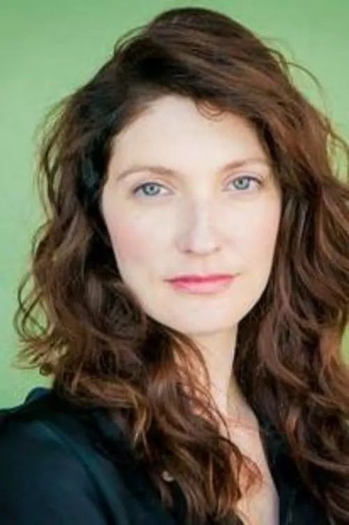 Laura Nordin interpretando a Spooky Woman