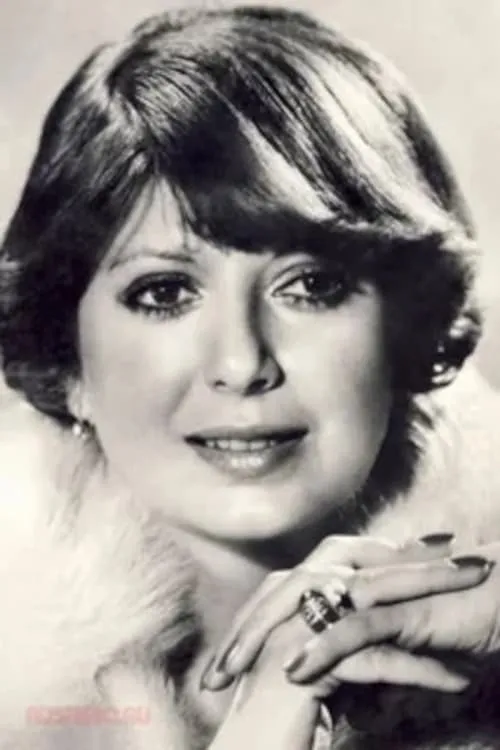 ???? ???????? ha trabajado con Laura Vartanyan en 2 ocasiones