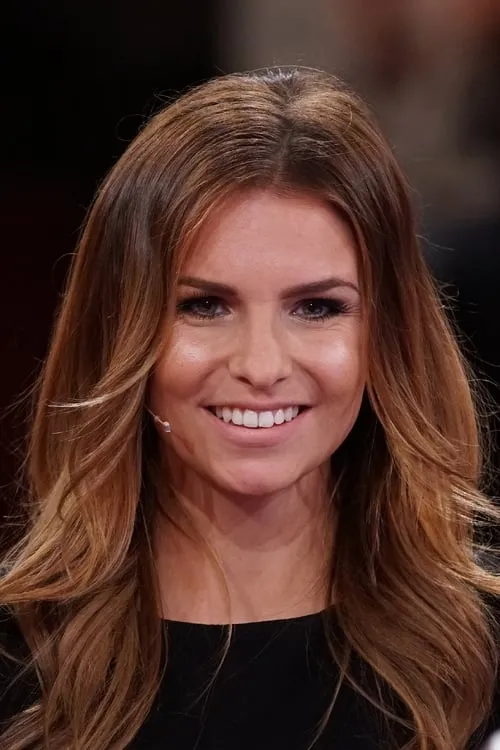 Laura Wontorra — personaje: Self - Host