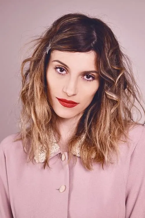 Jo Squillo ha trabajado con L'Aura en 1 ocasiones