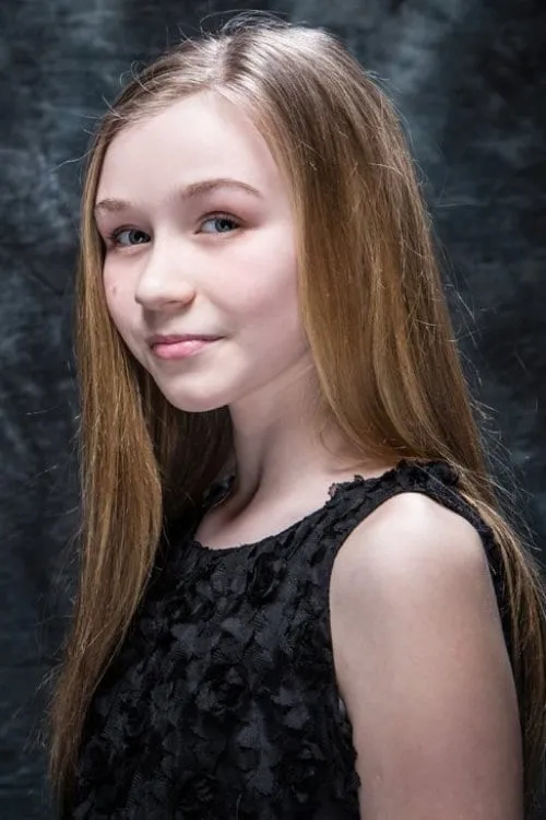 Lewis MacDougall ha trabajado con Lauren Kinsella en 1 ocasiones