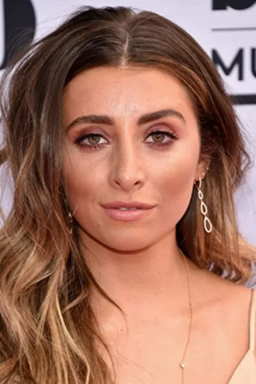 Lauren Luthringshausen interpretando a Ashley