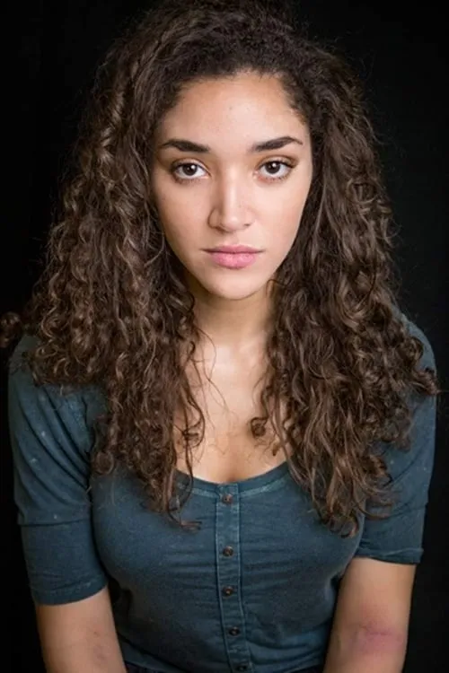 Lauren Richards interpretando a Joy King