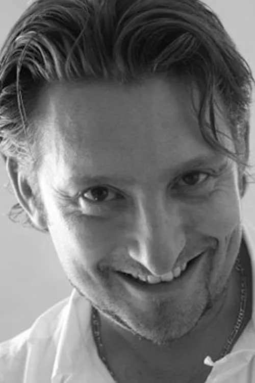 Laurent Cerulli interpretando a Franck