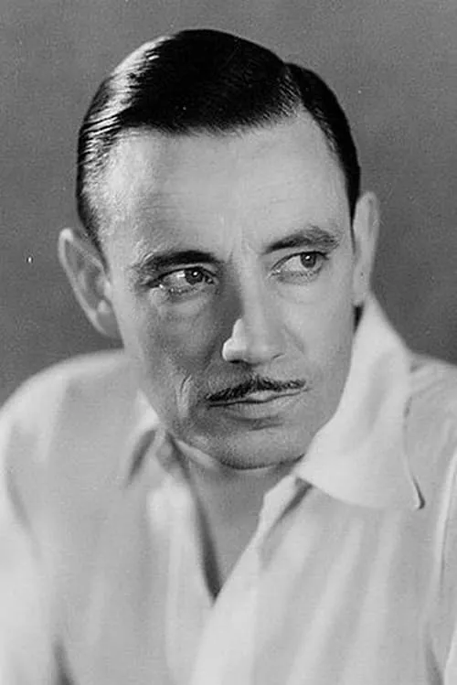 Lawford Davidson interpretando a Briggs