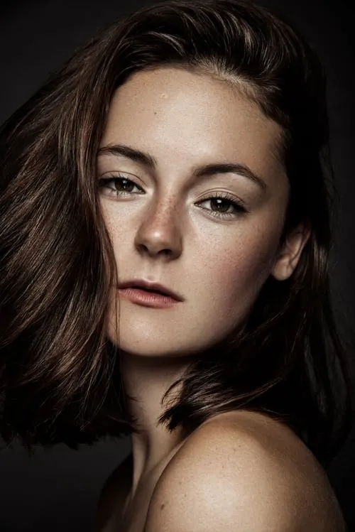 Lea van Acken interpretando a Lena