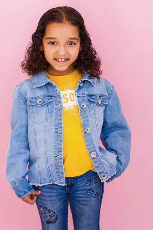 Esmeralda Columna ha trabajado con Leah Schaefer en 1 ocasiones