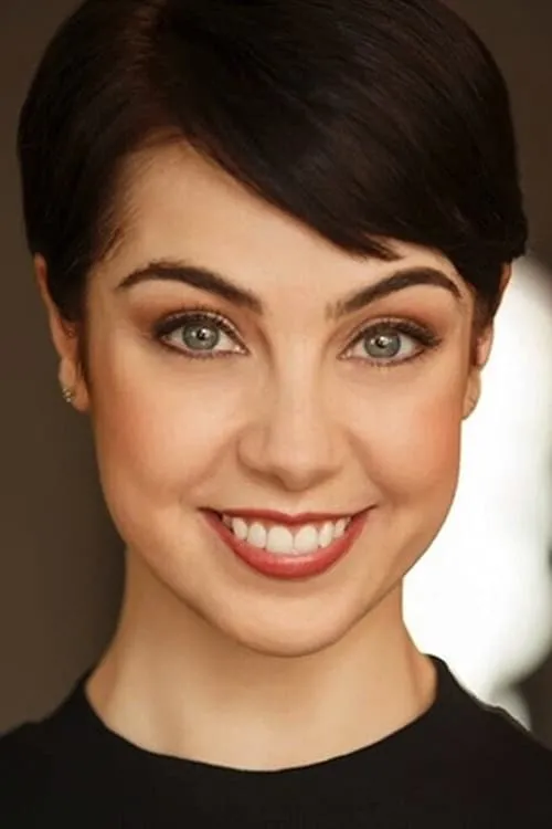 Leanne Cope interpretando a Lise Dassin