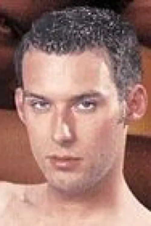 Chris Gil ha trabajado con Lee Hassalo en 1 ocasiones