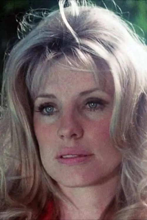 Leigh Drake interpretando a Kathy Nolan