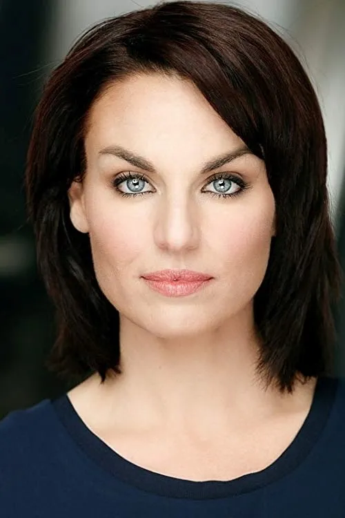 Leigh Grace interpretando a Delphi