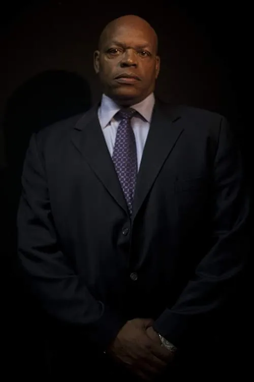 Leland White interpretando a Angry Pedestrian