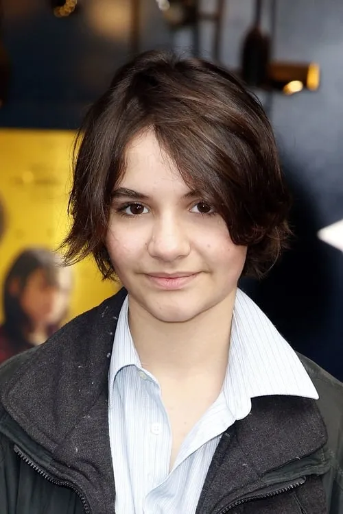 Léna Magnien interpretando a Aurore