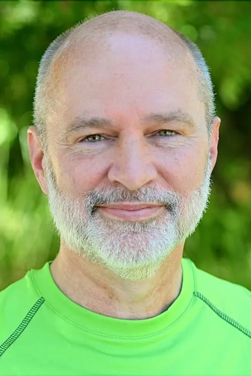 Lennie Loftin interpretando a Nick Manolis