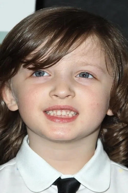 Leo James Davis interpretando a Jake Wheeler