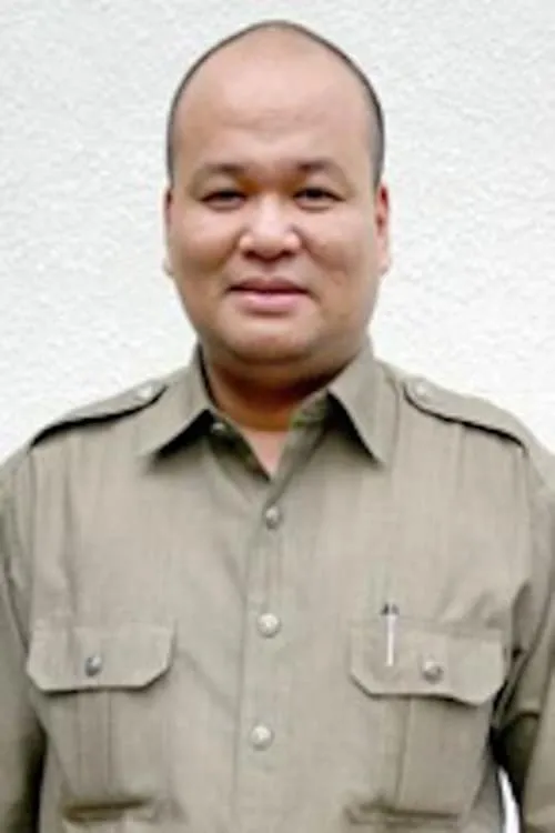 Roy Cunong ha trabajado con Leo Lumanto en 1 ocasiones