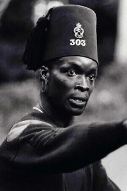 Leo Wringer interpretando a Nambale