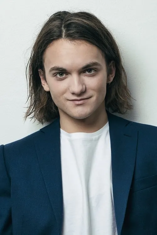 Leon Orlandianyi interpretando a Hendrik