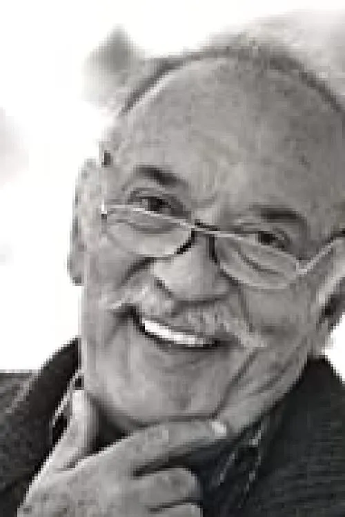 Alejandro Aura ha trabajado con León Singer en 1 ocasiones