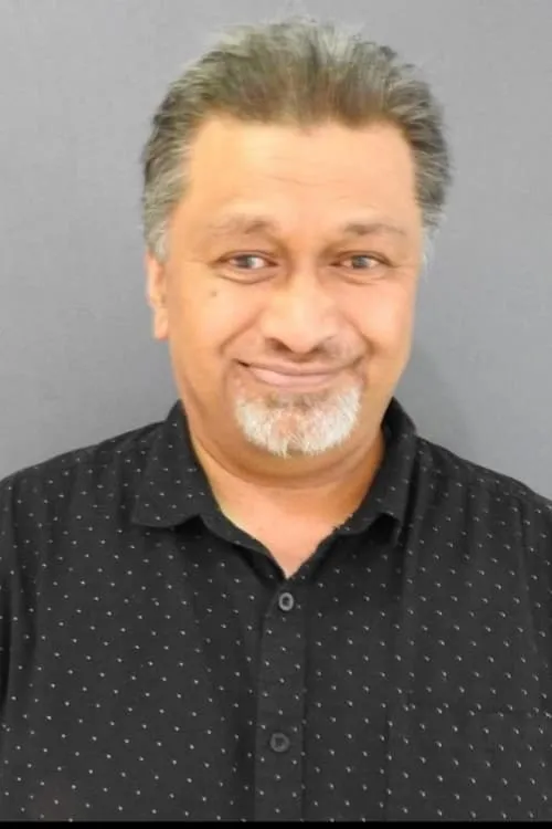 Hinetu Dell ha trabajado con Leonard Mathews en 1 ocasiones