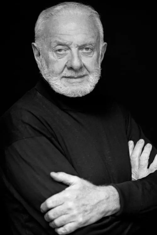 Leslie Linder interpretando a Little John