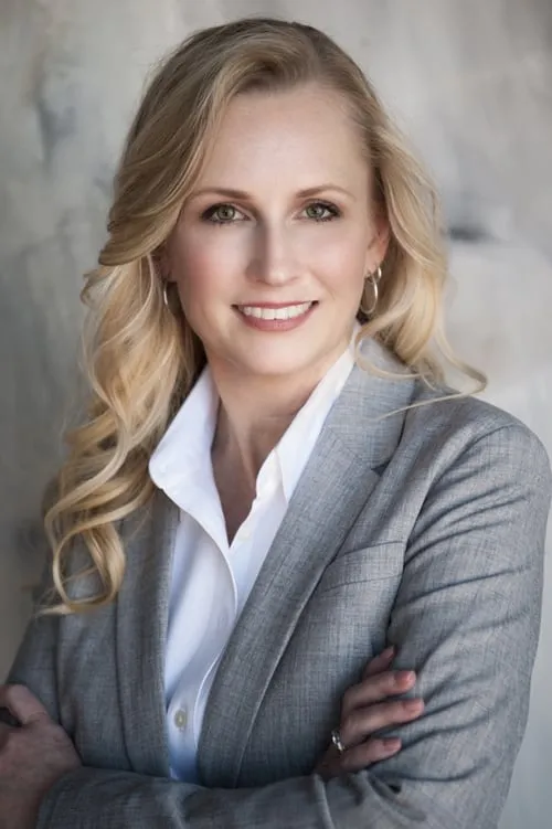 Leslie Sides interpretando a Townswoman