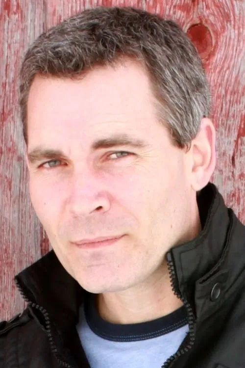 Julie Stewart ha trabajado con Lewis Hodgson en 1 ocasiones