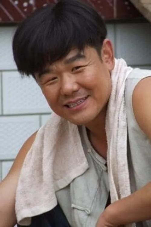 Li Xiaoqiang en su biografía y filmografía