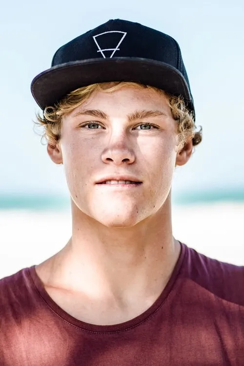 Liam Whaley interpretando a Himself - Rider