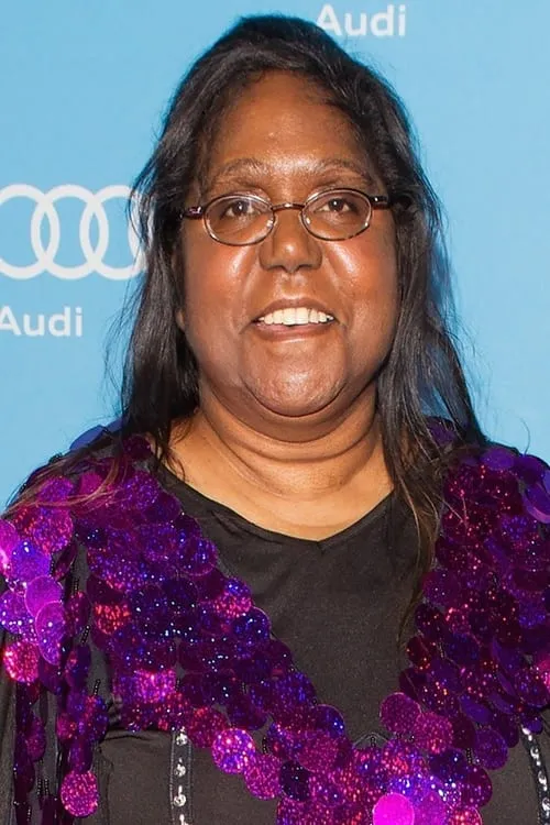 Lillian Crombie interpretando a 