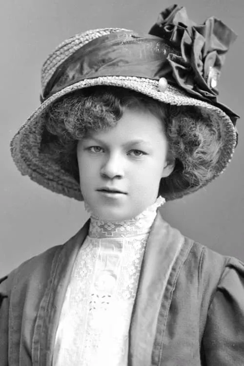 Lilly Gräber interpretando a Clary