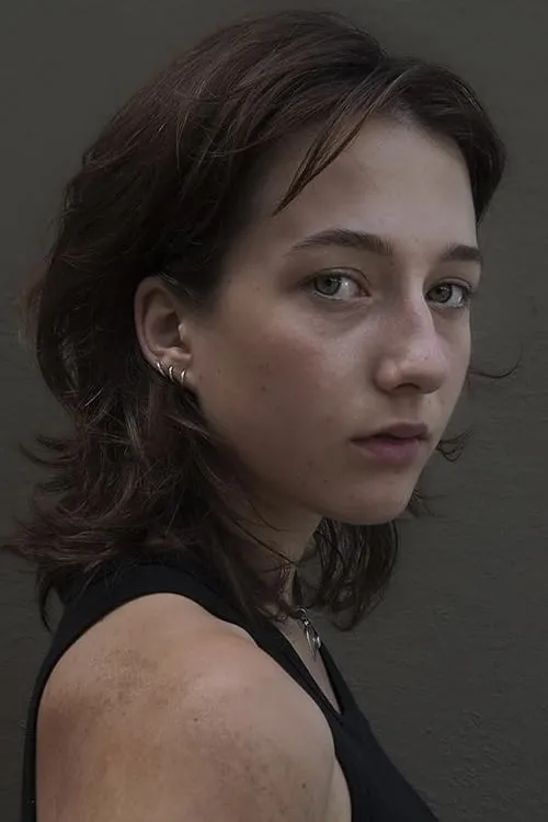 Timothy Taratchila ha trabajado con Lily Collias en 1 ocasiones