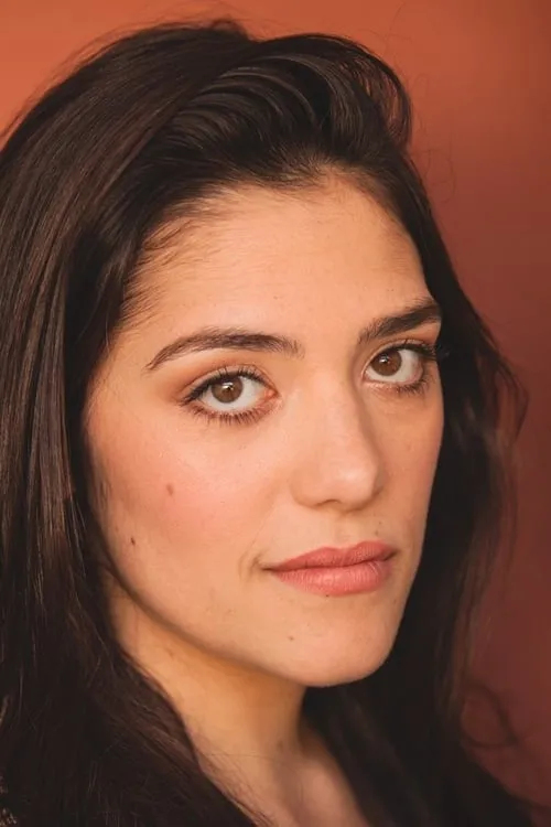 Lily Richards — personaje: Maya