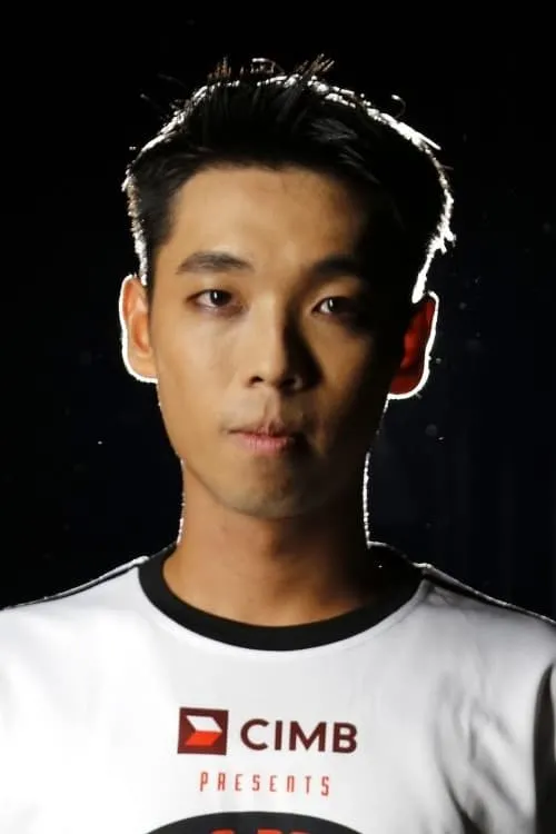 Lim Jian Wen interpretando a Ong Tiam Chai