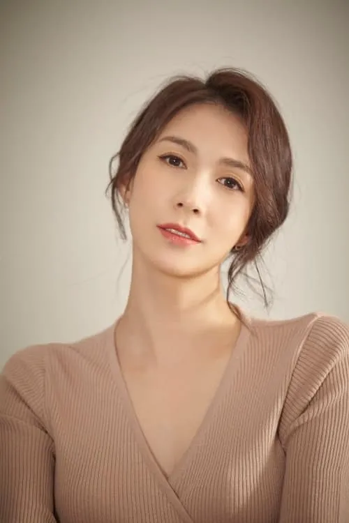 Lin-a en su biografía y filmografía