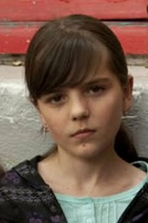 Linda Doudaeva interpretando a Milana