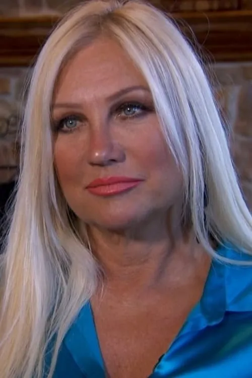 Aydiee Vaughn ha trabajado con Linda Hogan en 1 ocasiones