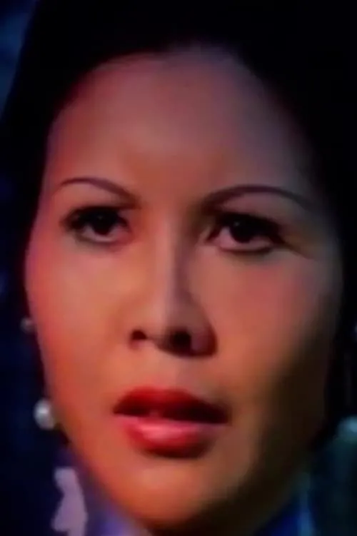 Linda Hoh interpretando a Gambler's bitchy wife