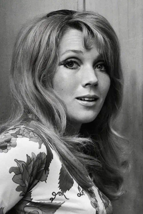 Linda Marlowe interpretando a Partygoer (as Linda Marlow)