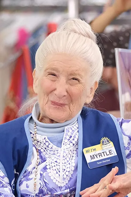 Linda Porter interpretando a Mrs. Wadsworth