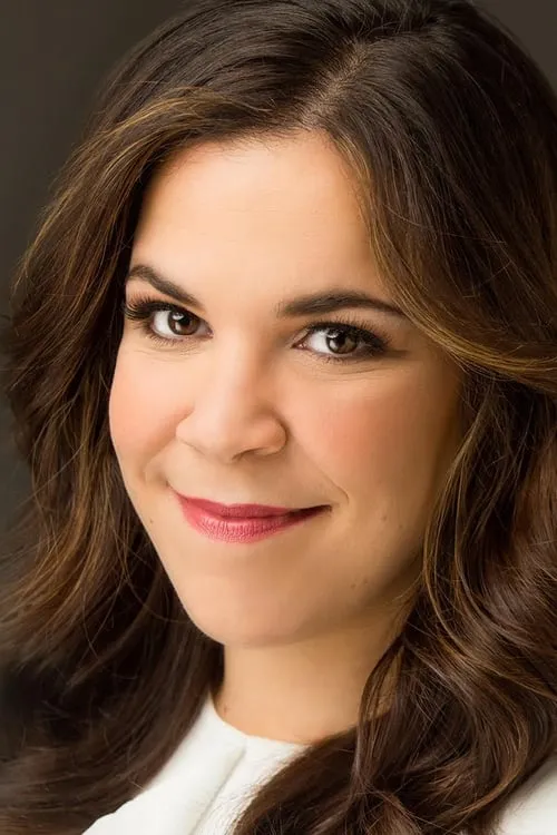 Lindsay Mendez interpretando a Naomi