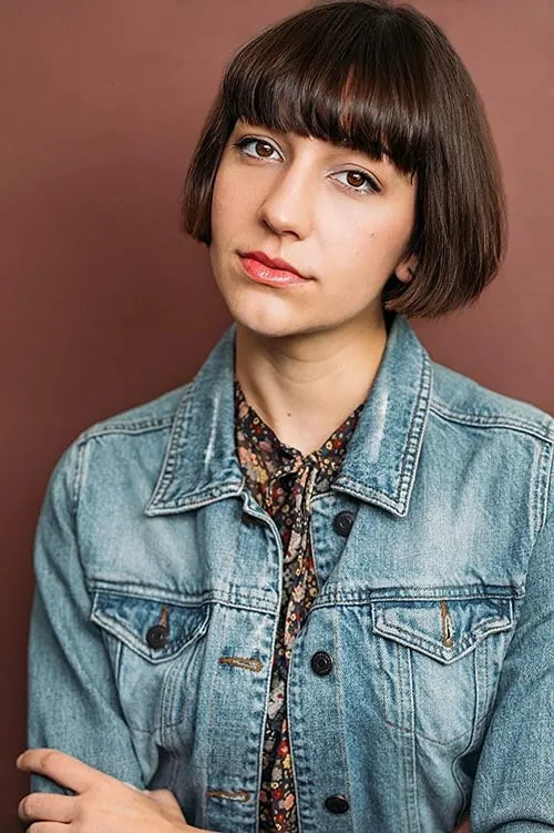 Lindsey Rose Naves interpretando a Audrey