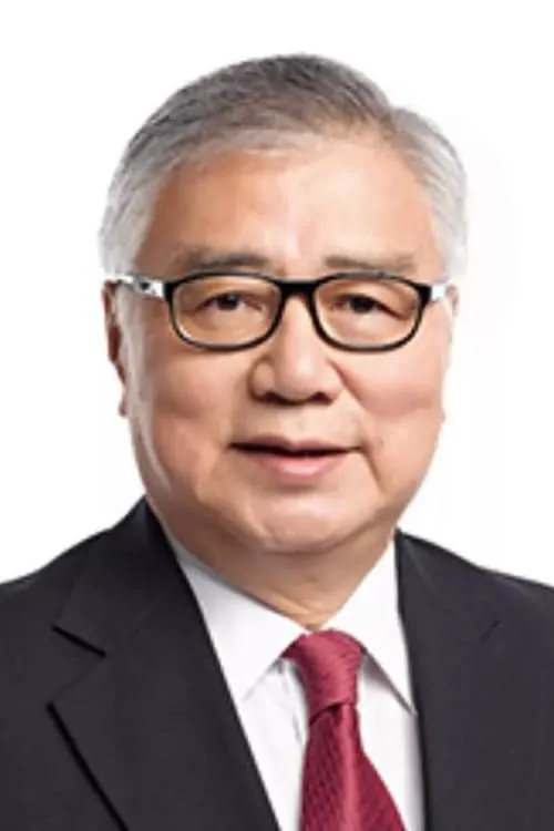 Ling Man-Hoi interpretando a 