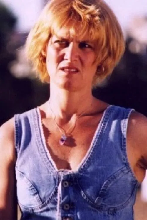 Lisa Becker interpretando a Norma