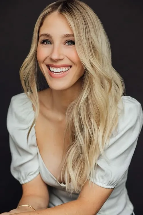 Lisa Gilroy — personaje: Sarah Green