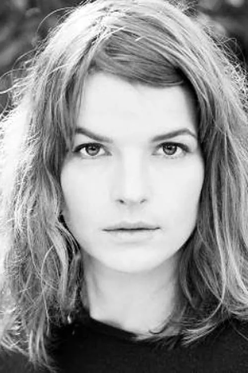 Lisa Jackson interpretando a Claire