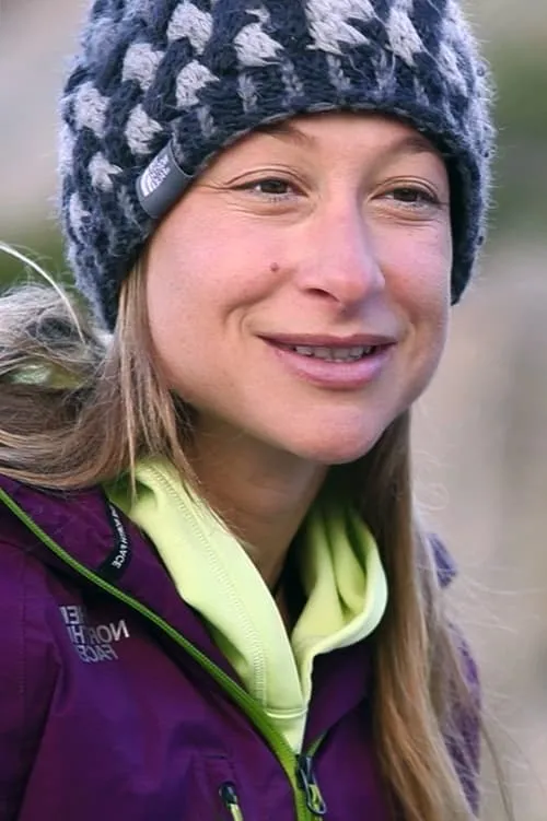 Lisa Rands interpretando a herself