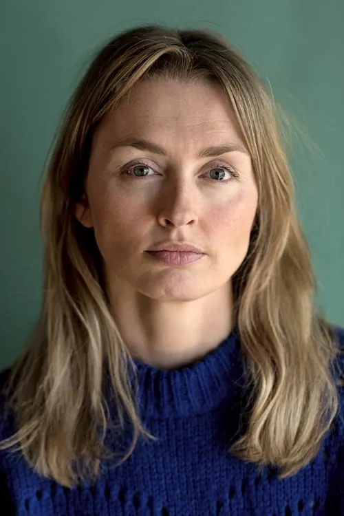 Lise Osvoll interpretando a Miranda