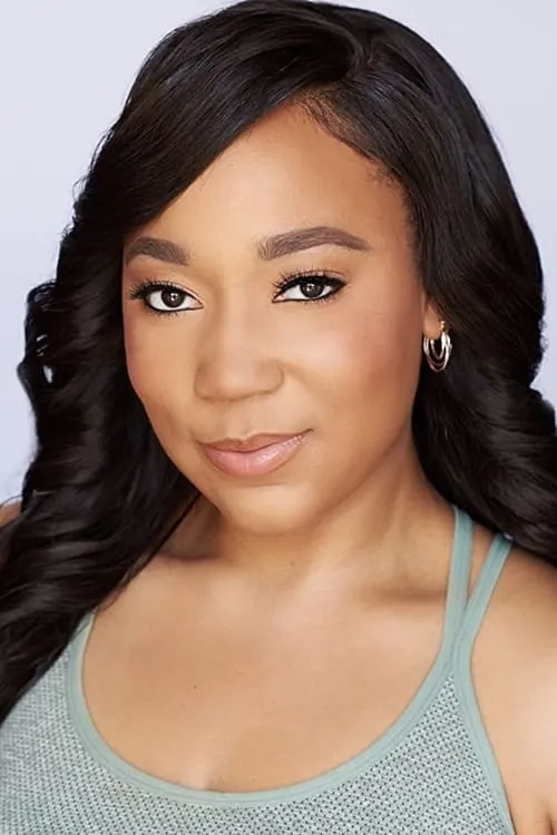 Lisha Hackney interpretando a Clarissa